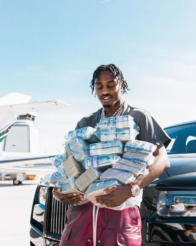 Lil Tjay outfit in Rick Owens, Cartier, and Icebox, 2023