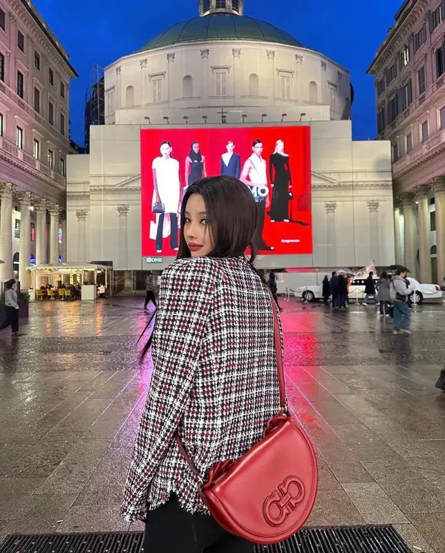 Jeon Soyeon outfit in Isabel Marant and Ferragamo, 2023