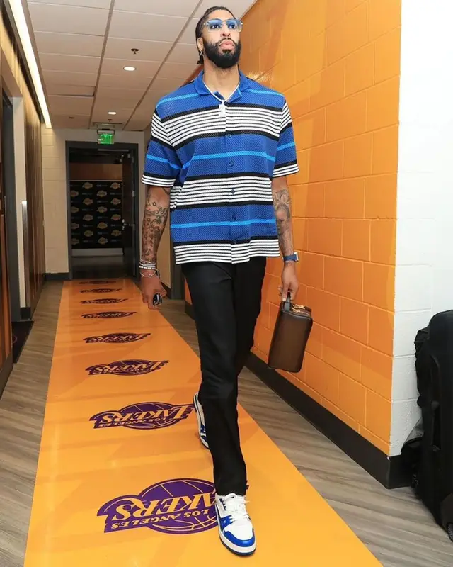 Anthony Davis outfit in Burberry, Tom Ford, and Cartier, 2023