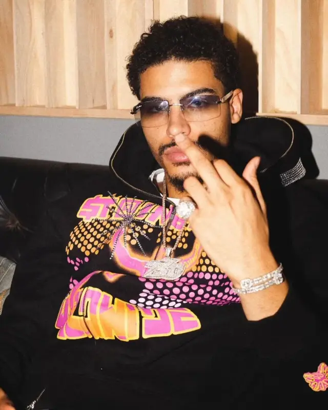 Jay Critch outfit in Stainbandzstudios, 2023