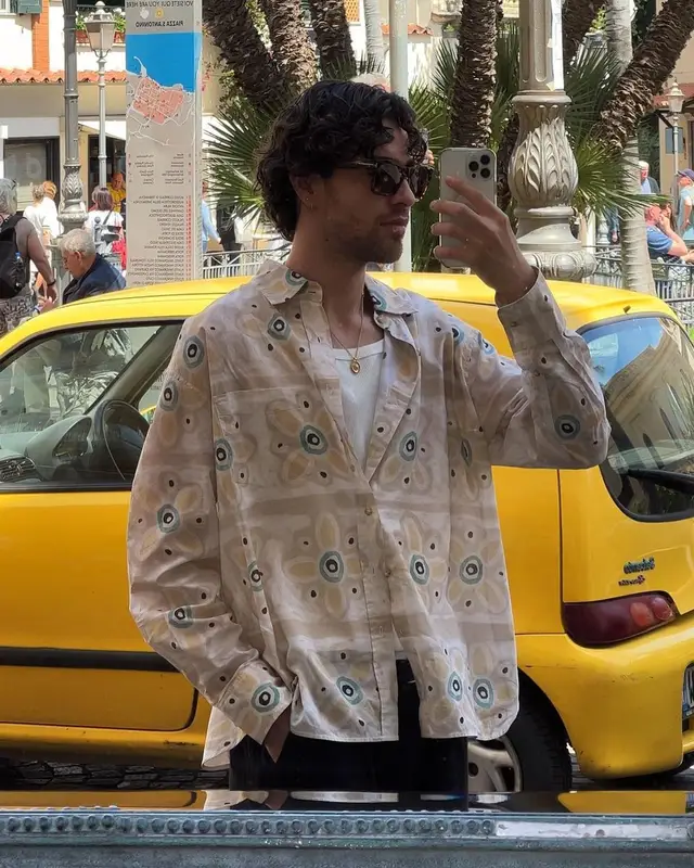 Yanis Serbout outfit in Commas, 2023