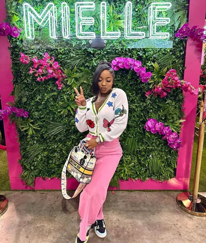 Reginae Carter outfit in Nike, Dior, and Bottega Veneta, 2023