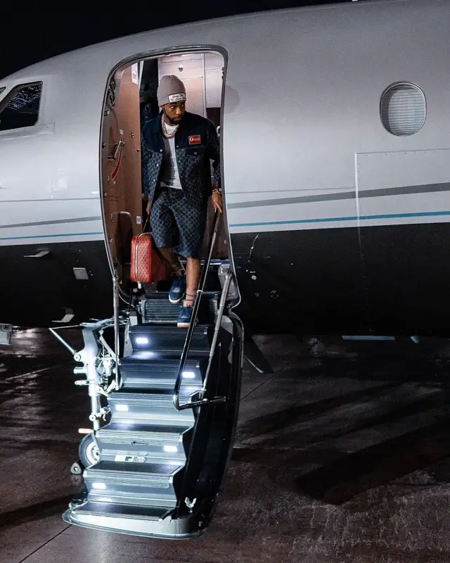 Key Glock outfit in Gucci, Jordan, and Levi’s, 2023