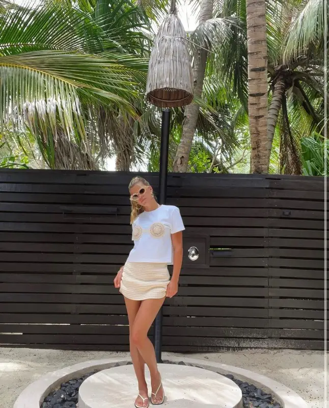 Sofia Richie outfit in Magda Butrym, Prada, and Loewe, 2023