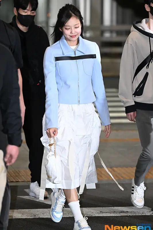 Kim Jennie outfit in Axel Arigato, 2023