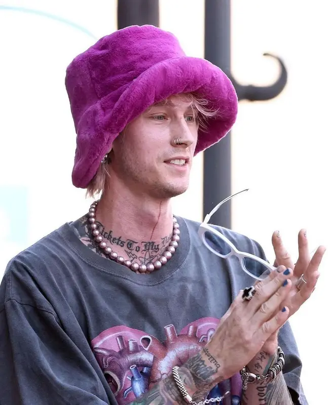 Machine Gun Kelly outfit in A Better Mistake, 2022