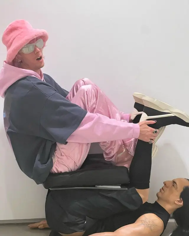 Machine Gun Kelly outfit in A Better Mistake, 2022