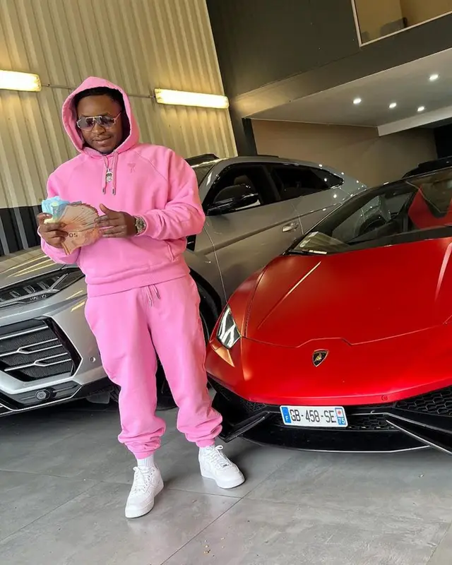 Landy outfit in Ami Alexandre Mattiussi and Nike, 2023