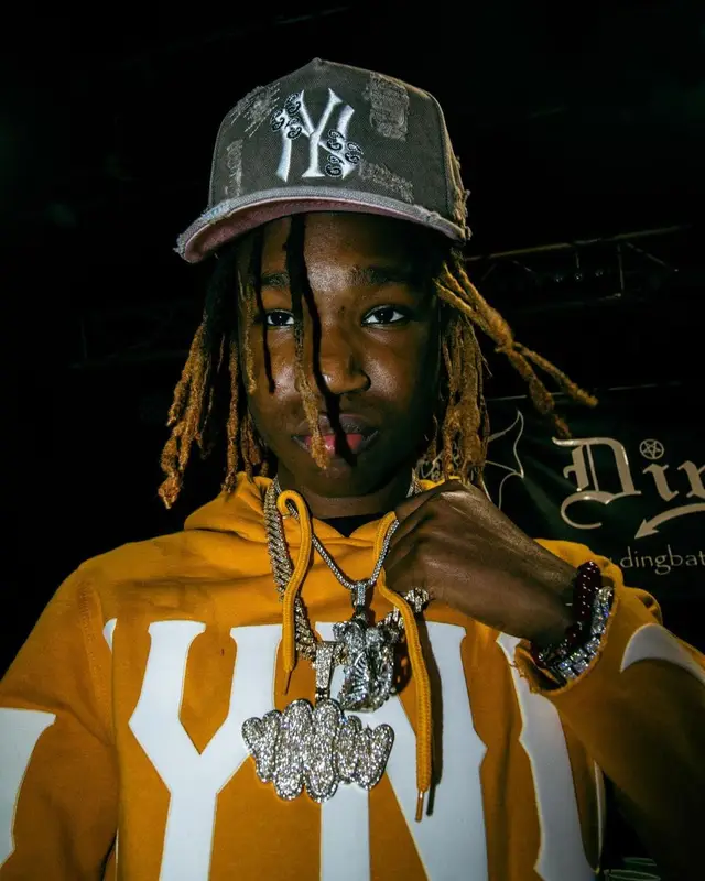 YNW BSlime outfit in Shmuie, 2023