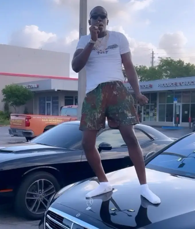 Bobby Shmurda outfit in Addicted II Success, 2023