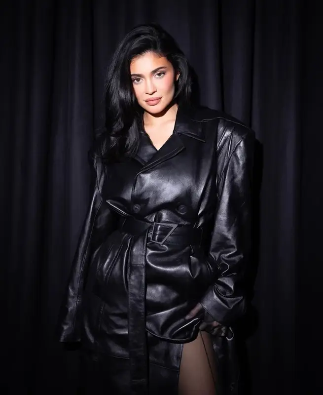 Kylie Jenner outfit in H&M, Mugler, and Acne Studios, 2023