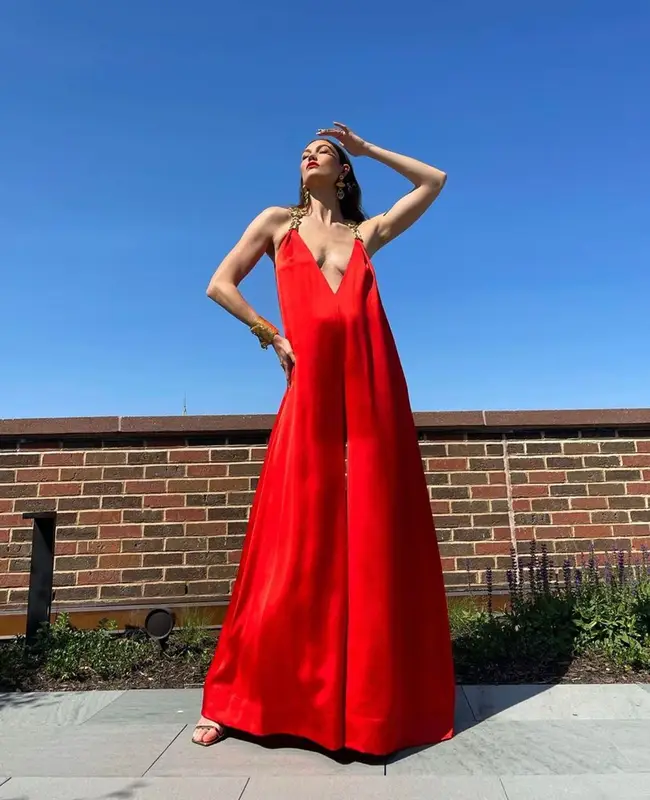 Karlie Kloss outfit in Schiaparelli, 2023