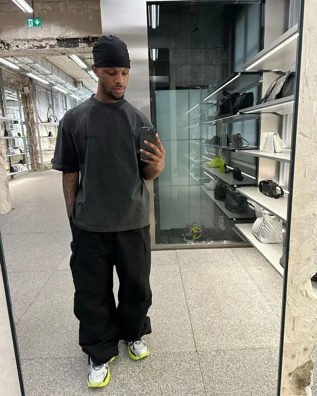 Toosii outfit in Balenciaga, 2023