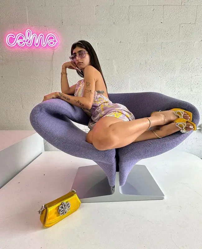 Mia Khalifa outfit in Mach & Mach, Bottega Veneta, and Emilio Pucci, 2023