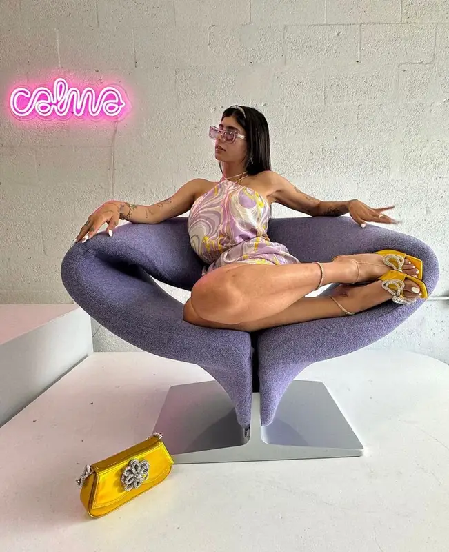 Mia Khalifa outfit in Mach & Mach, Bottega Veneta, and Emilio Pucci, 2023
