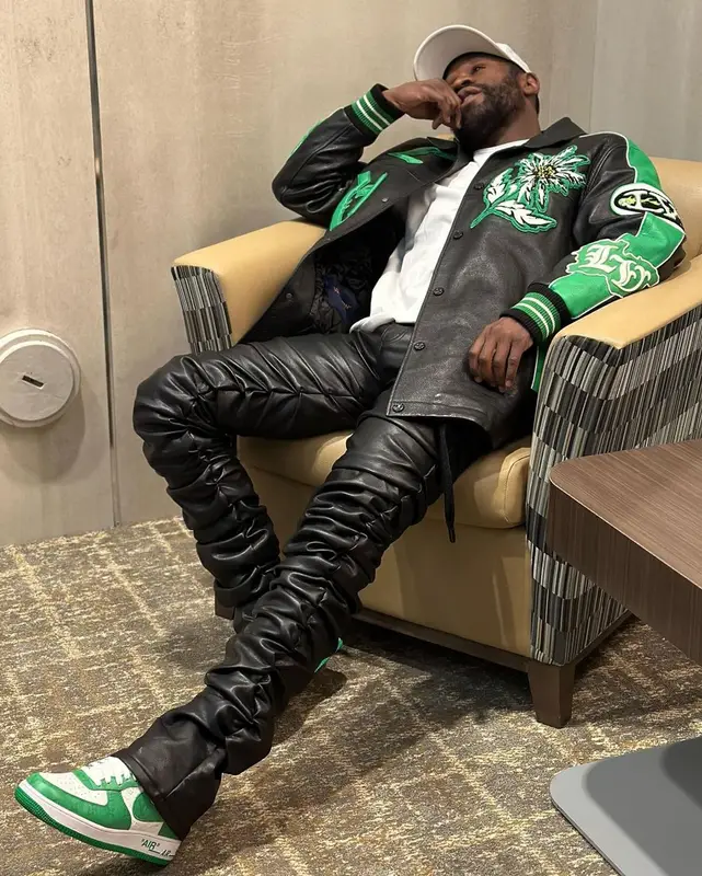 Floyd Mayweather outfit in Louis Vuitton and Guapi, 2023