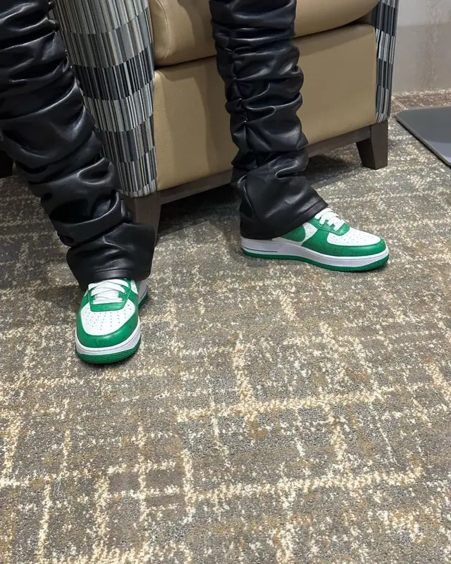 Floyd Mayweather outfit in Louis Vuitton and Guapi, 2023