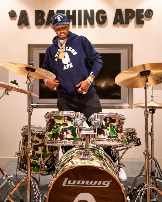 Fabolous outfit in Bape and JJJJound, 2023