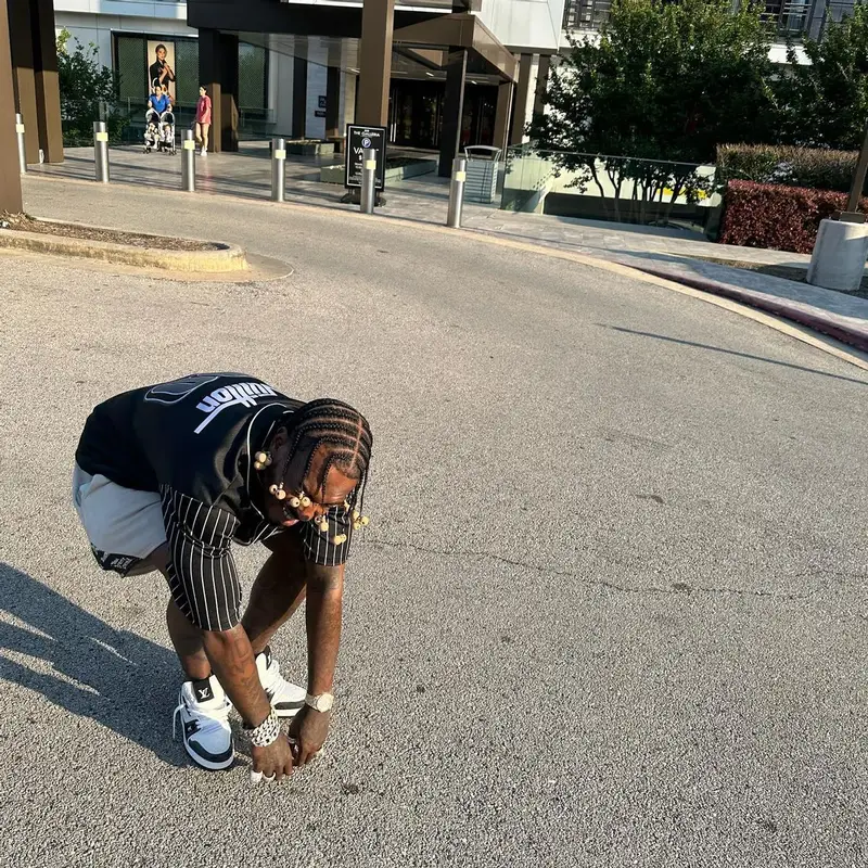 Sauce Walka outfit in Louis Vuitton and Hyde Park, 2023