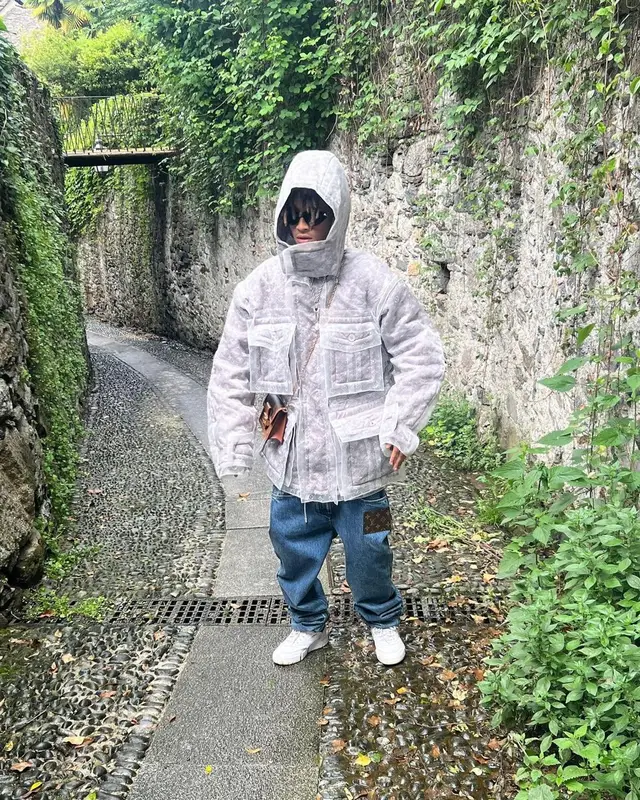 Jaden Smith outfit in Louis Vuitton, 2023