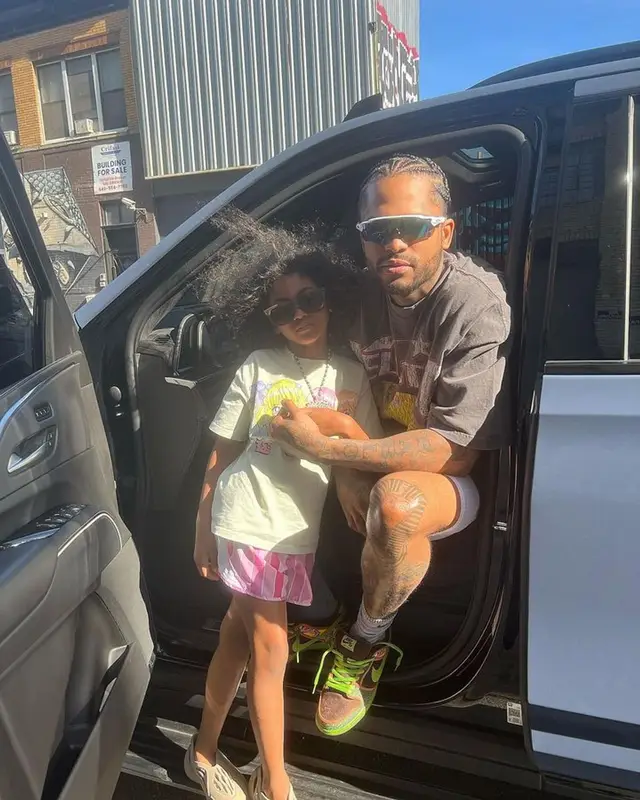 Dave East outfit in Hellstar, Oakley, and Nike, 2023