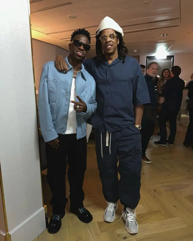 Vinicius Jr outfit in Louis Vuitton, Bottega Veneta, and Balenciaga, 2023