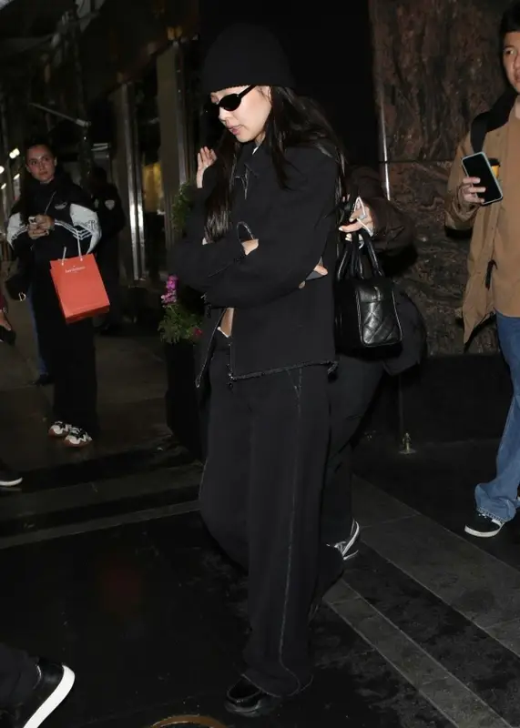 Kim Jennie outfit in Diesel, Chanel, and Gentle Monster, 2023
