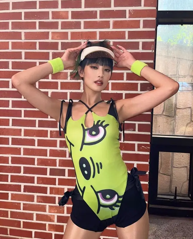 Minnie outfit in Dior, Chopova Lowena, and Nike, 2023