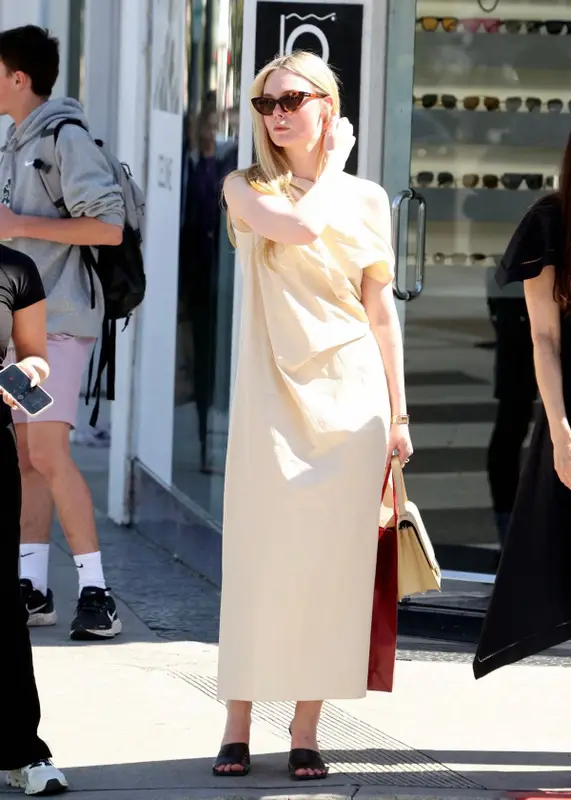 Elle Fanning outfit in Cartier, The Row, and Bottega Veneta, 2023