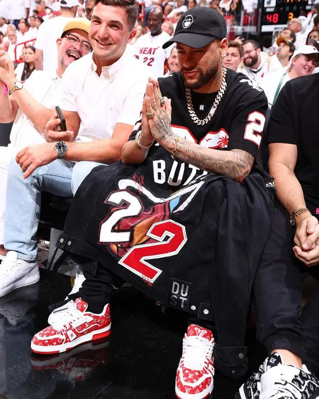 Neymar outfit in Amiri, Louis Vuitton, and BigFace, 2023