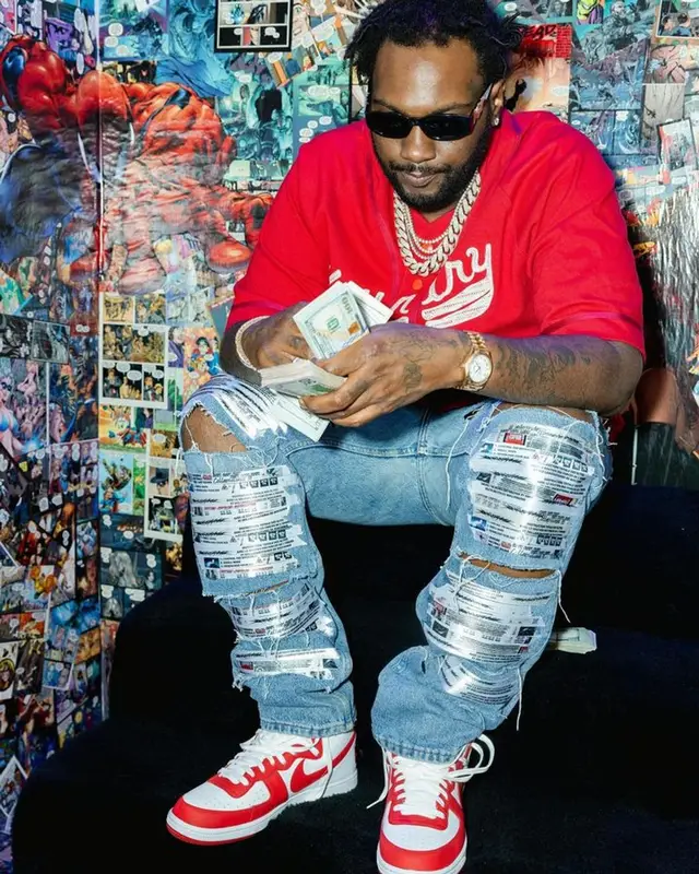Peezy outfit in Kapital, coucou bebe75018, and Versace, 2023