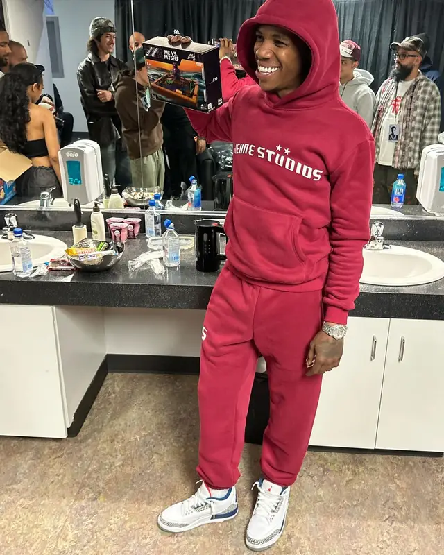 A Boogie Wit Da Hoodie outfit in Jeune, Jordan, and Nike, 2023