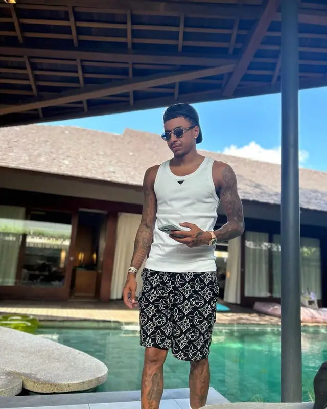 Jesse Lingard outfit in Prada, Louis Vuitton, and Chrome Hearts, 2023