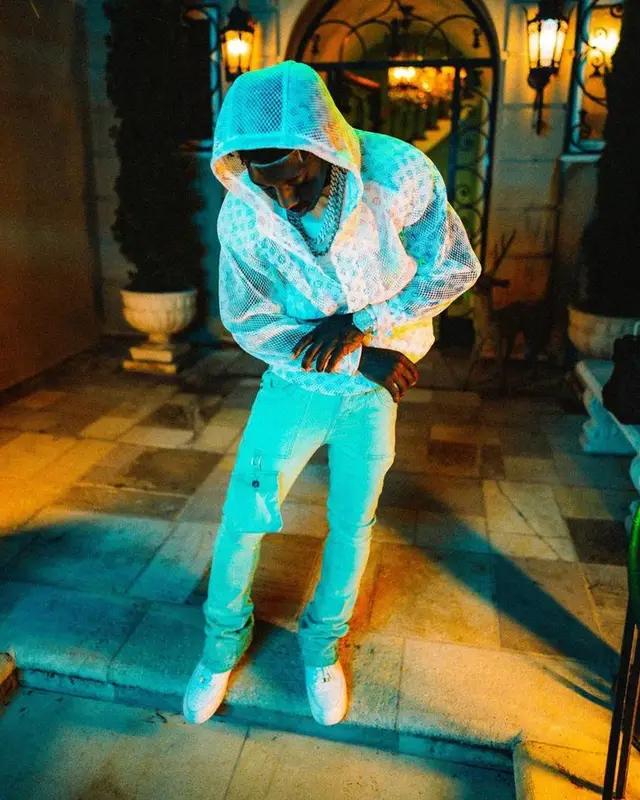 2Rare outfit in Louis Vuitton, Valabasas, and Nike, 2023