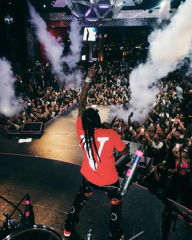 2 Chainz outfit in Vlone, Nike, and Balenciaga, 2023