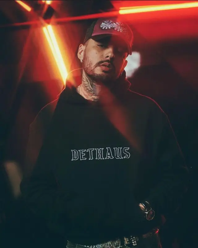 Dalex outfit in Dethaus, 2023