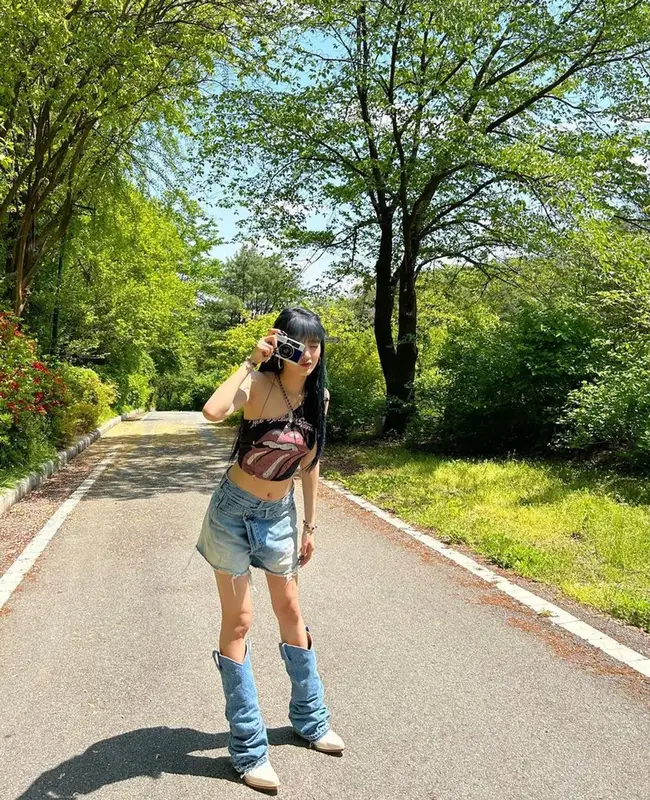 Minnie outfit in Vintage and R13, 2023