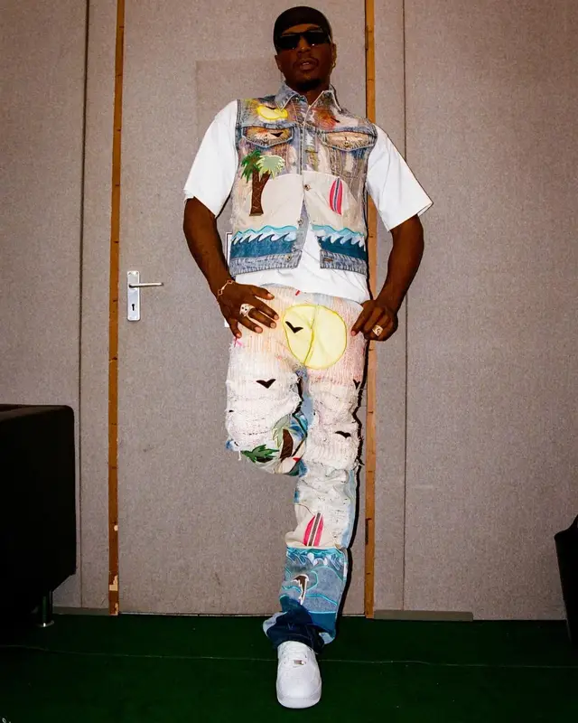 Joey Badass outfit in Who Decides War, Nike, and Pale, 2023