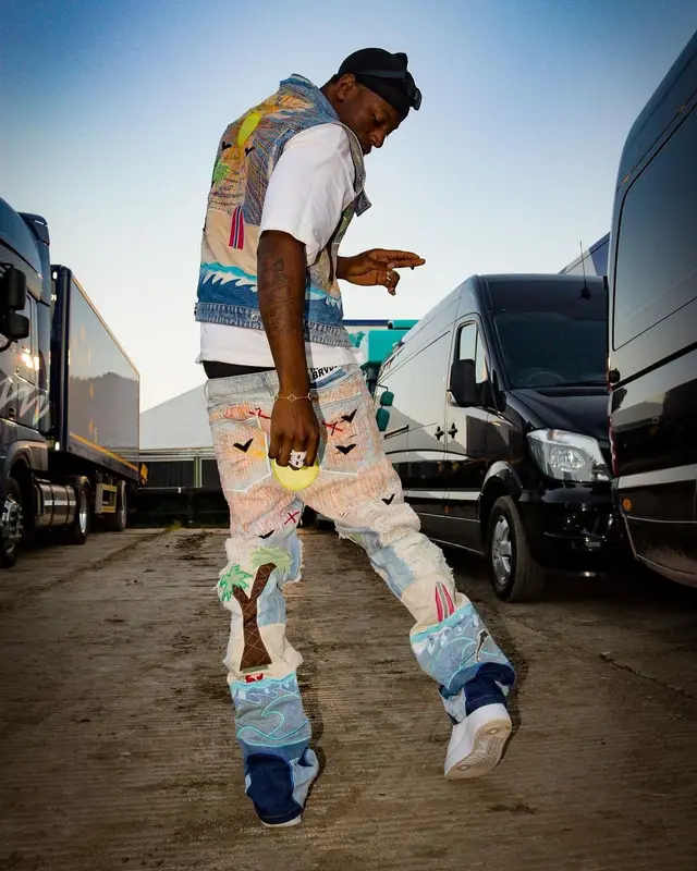 Joey Badass outfit in Who Decides War, Nike, and Pale, 2023