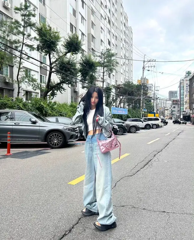Jeon Soyeon outfit in Givenchy and Zara, 2023