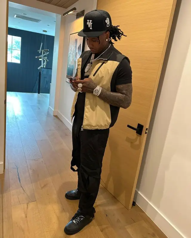 Moneybagg Yo outfit in Louis Vuitton, Off-White, and Kill the Hype, 2023