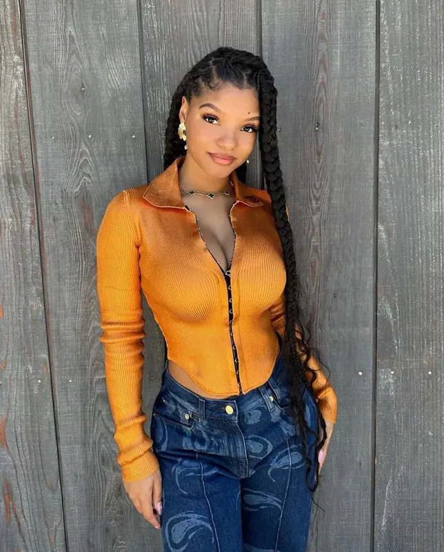 Halle Bailey outfit in Diesel, Jacquemus, and Van Cleef & Arpels, 2023