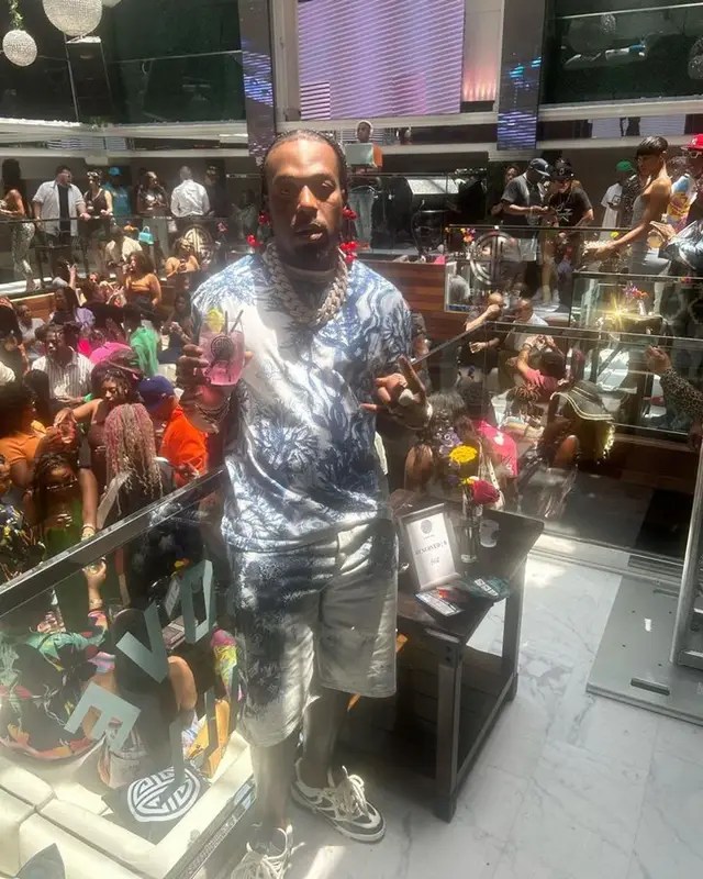 Sauce Walka outfit in Louis Vuitton, 2023
