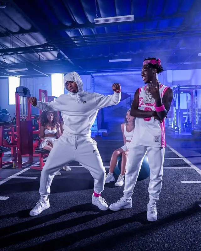 NLE Choppa outfit in Nike, 2023