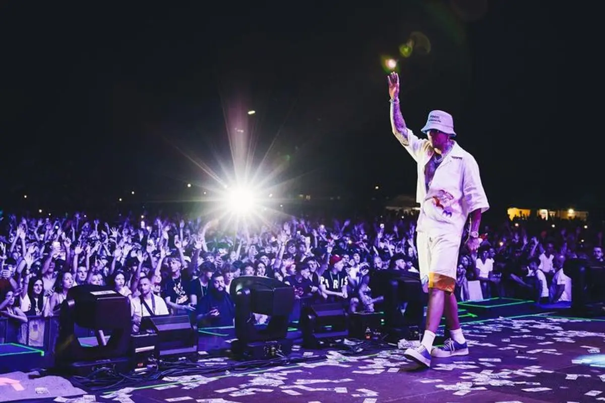 Sfera Ebbasta outfit in Marni and No Vacancy Inn, 2023