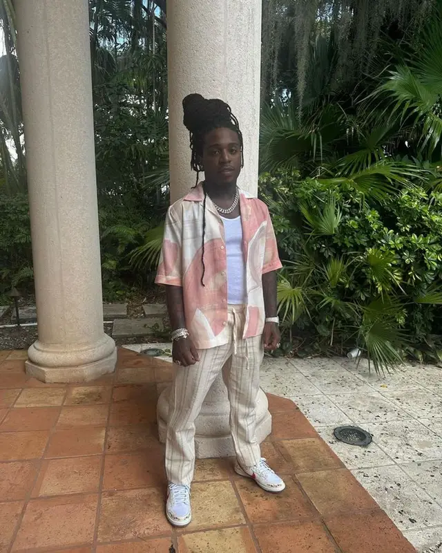 Jacquees outfit in Zara and Nike, 2023