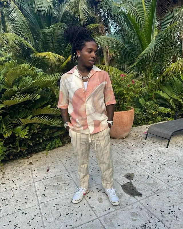 Jacquees outfit in Zara and Nike, 2023