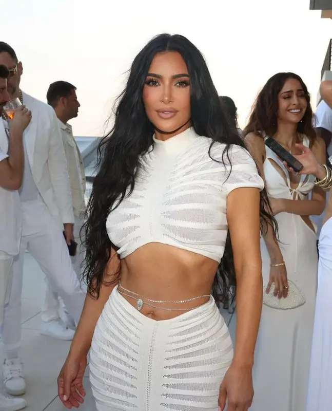 Kim Kardashian outfit in Alaïa and Rene Caovilla, 2023