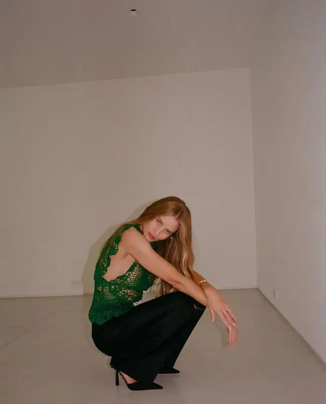 Rosie Huntington-Whiteley outfit in The Row, Jacques Marie Mage, and Gia Borghini, 2023