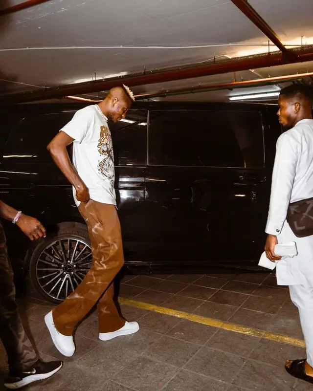 Victor Osimhen outfit in Retrovert and Nike, 2023